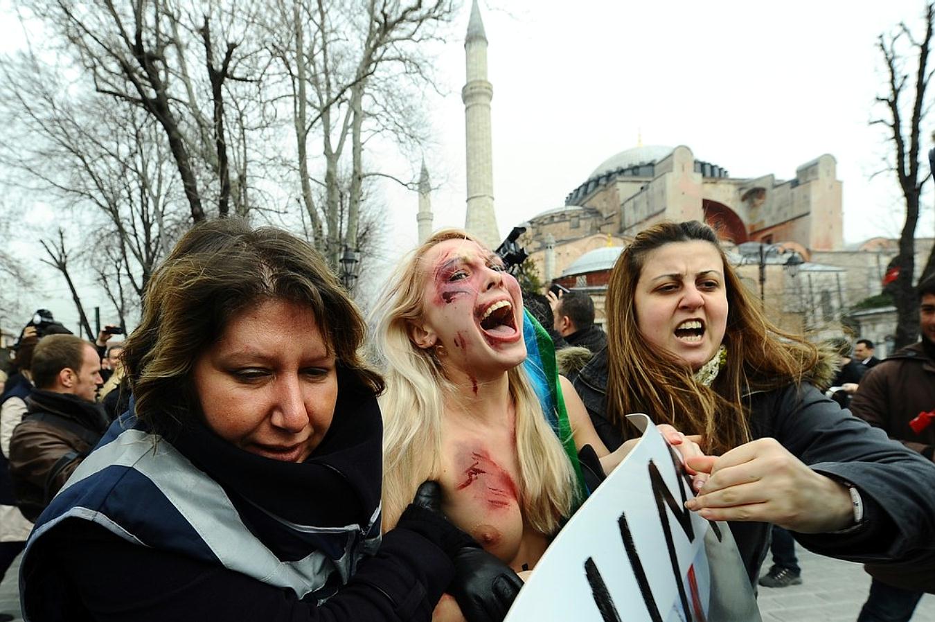 femen protest photos